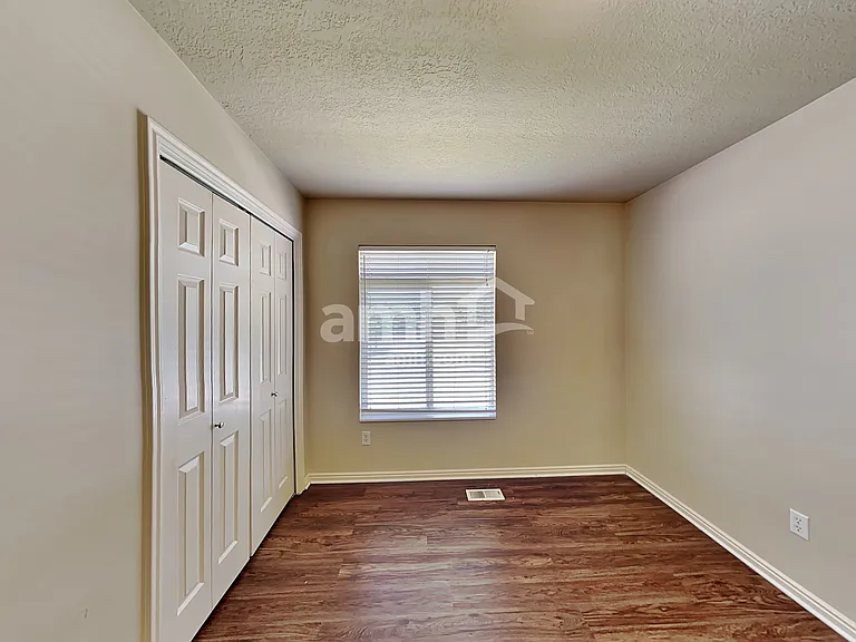 182 S 1125 W — Photo 11