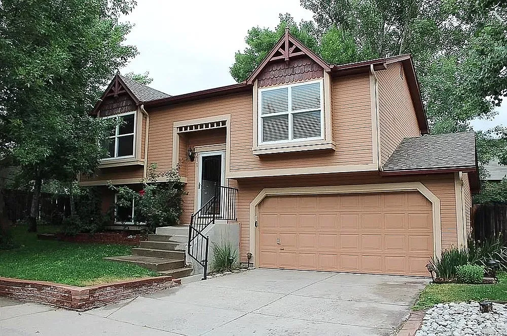 211 Redwood Circle - 1 — Photo 1