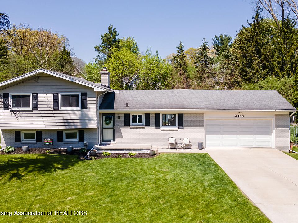 1st image of 204 E Loree Dr