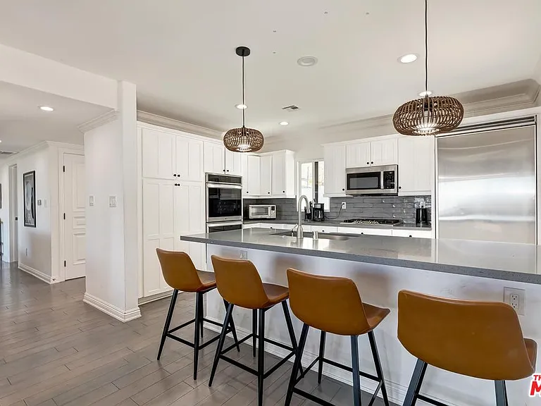 3201 Bonnie Hill Dr — Photo 10