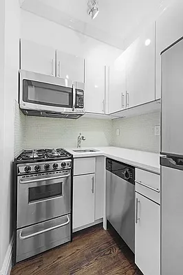 Rented by VRE | media 16