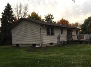 7246 15th St SW, Howard Lake, MN 55349