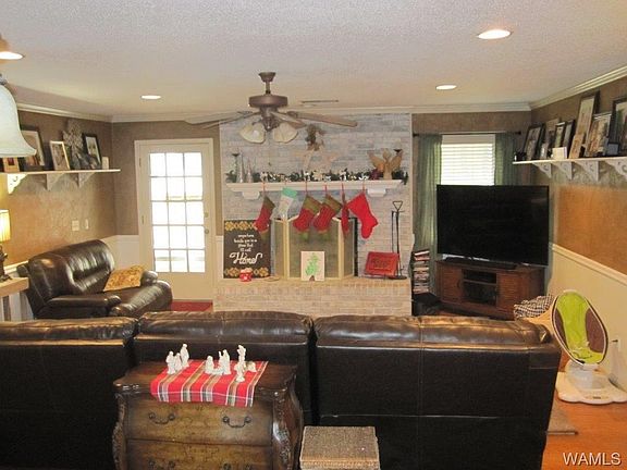 4th image of 12021 Plum Dr