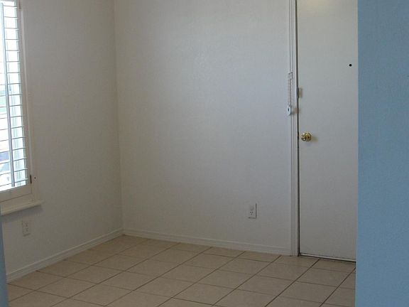 3rd image of 4016 Tierra Vianey Dr