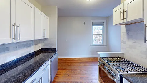 542 Chapel St #4 Photo 1