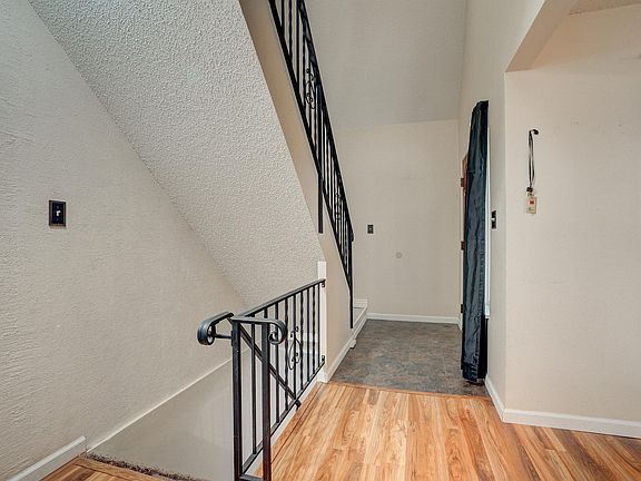 4th image of 262 S 22nd Ave #1