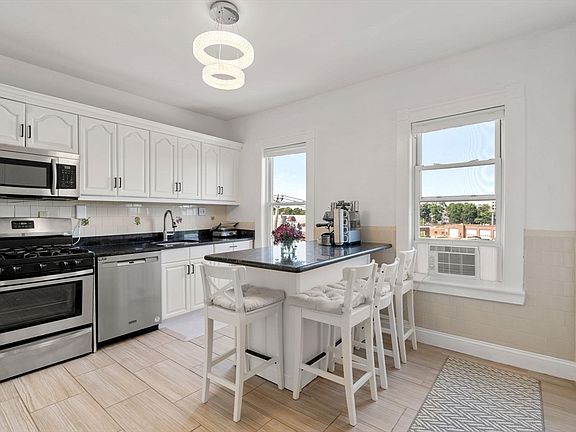 5th image of 4 Houghton St #3