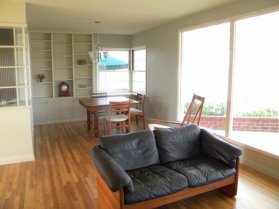 5th image of 906 Golden Gate Dr