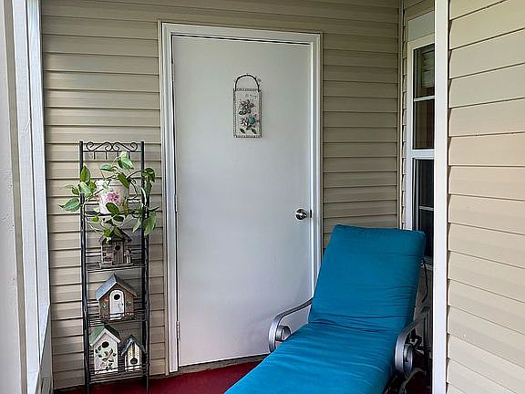 2nd image of 403 Ridgelake Dr