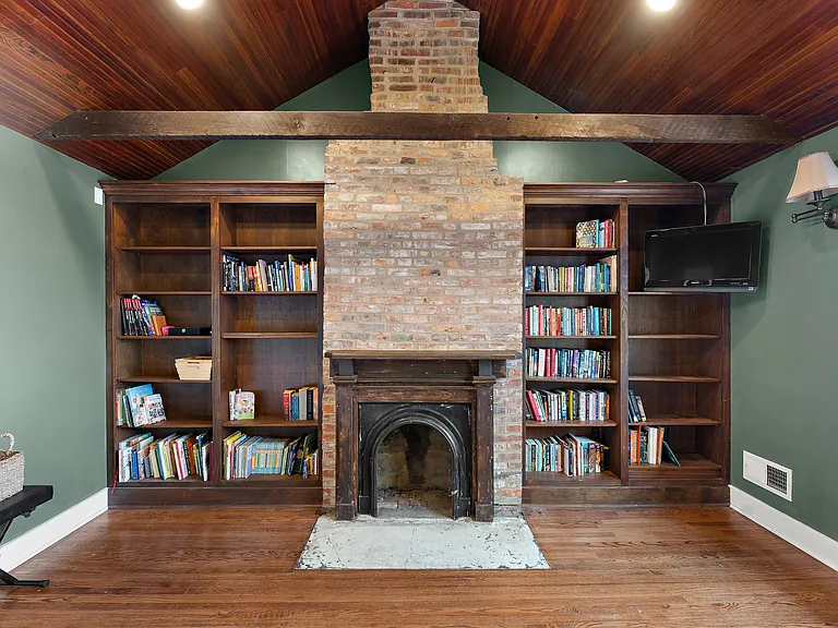 732 Orchard Ter — Photo 29