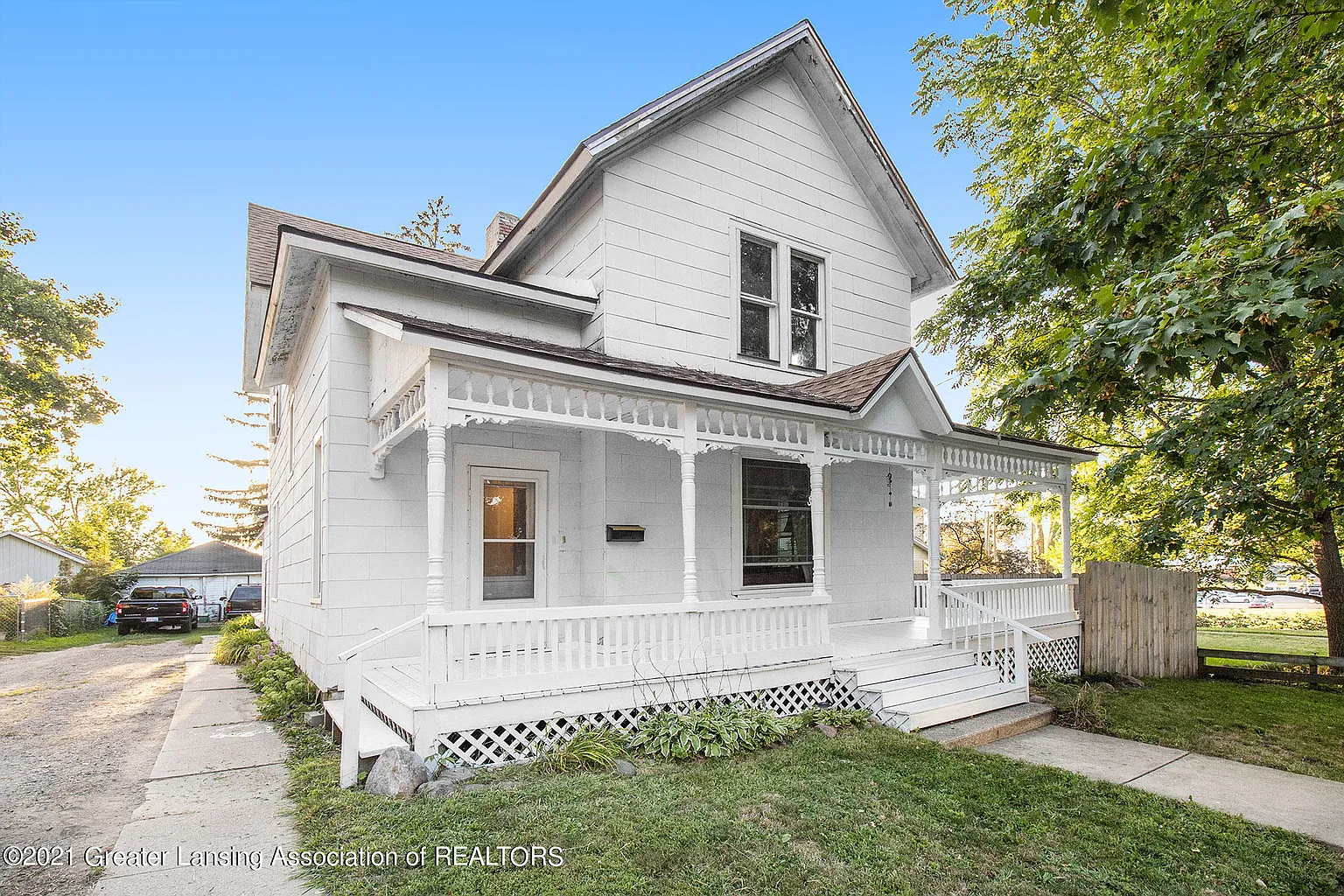 205 N Oakland St photo 1