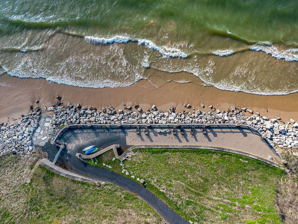 2548 N M 63, Benton Harbor, MI 49022 | Zillow