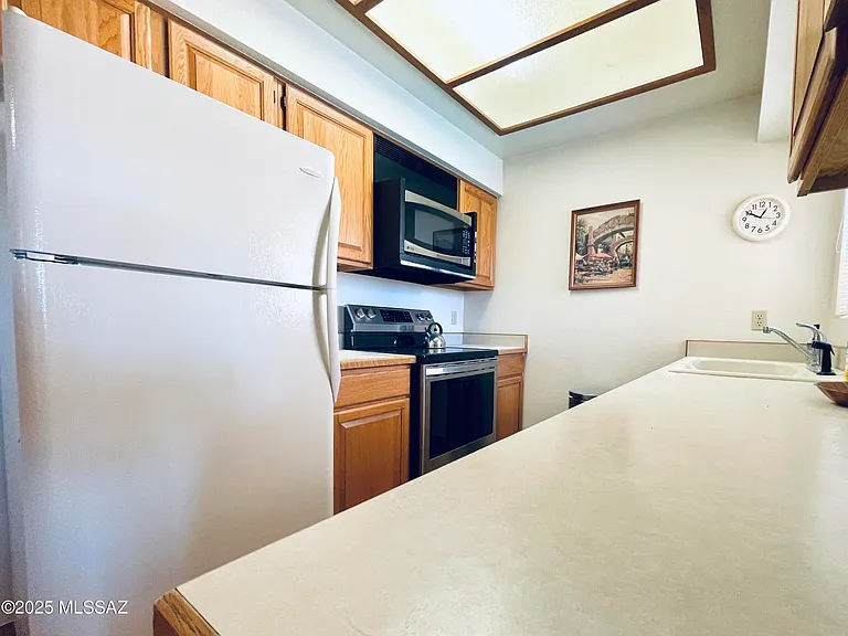 5750 N Camino Esplendora #203 — Photo 6