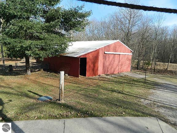 4th image of 5651 E Haskell Lake Rd