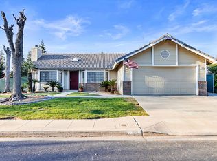 2239 Stuart Ave, Clovis, CA 93611