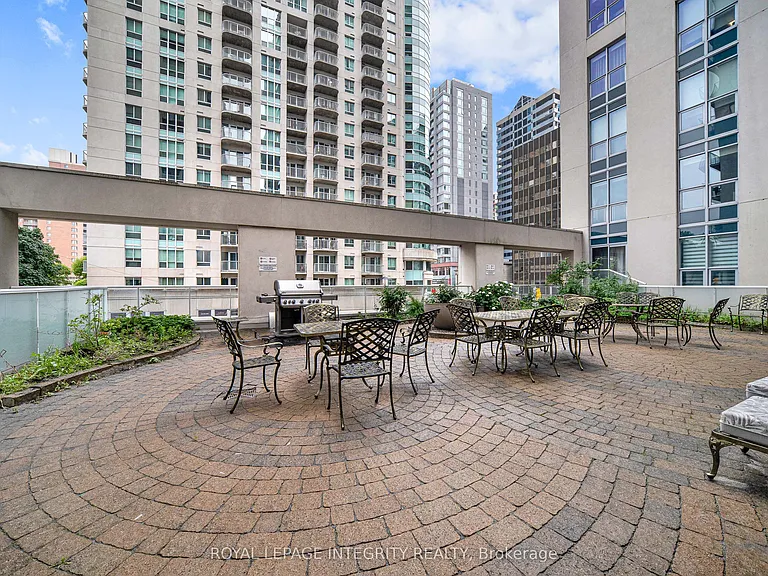 195 Besserer St #1504 — Photo 29