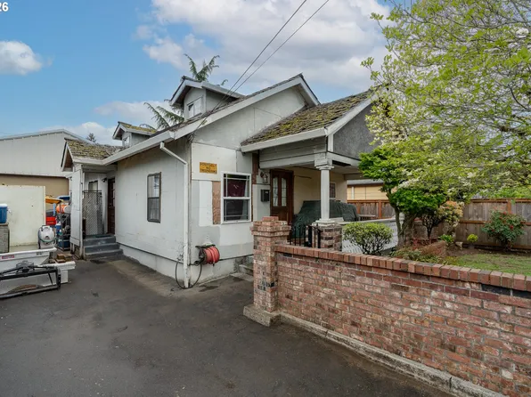 5720 SE Liebe St, Portland, OR 97206