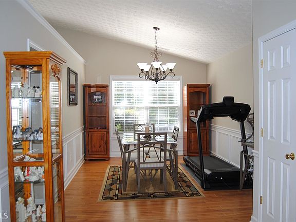 4th image of 1323 Idlewood Ct