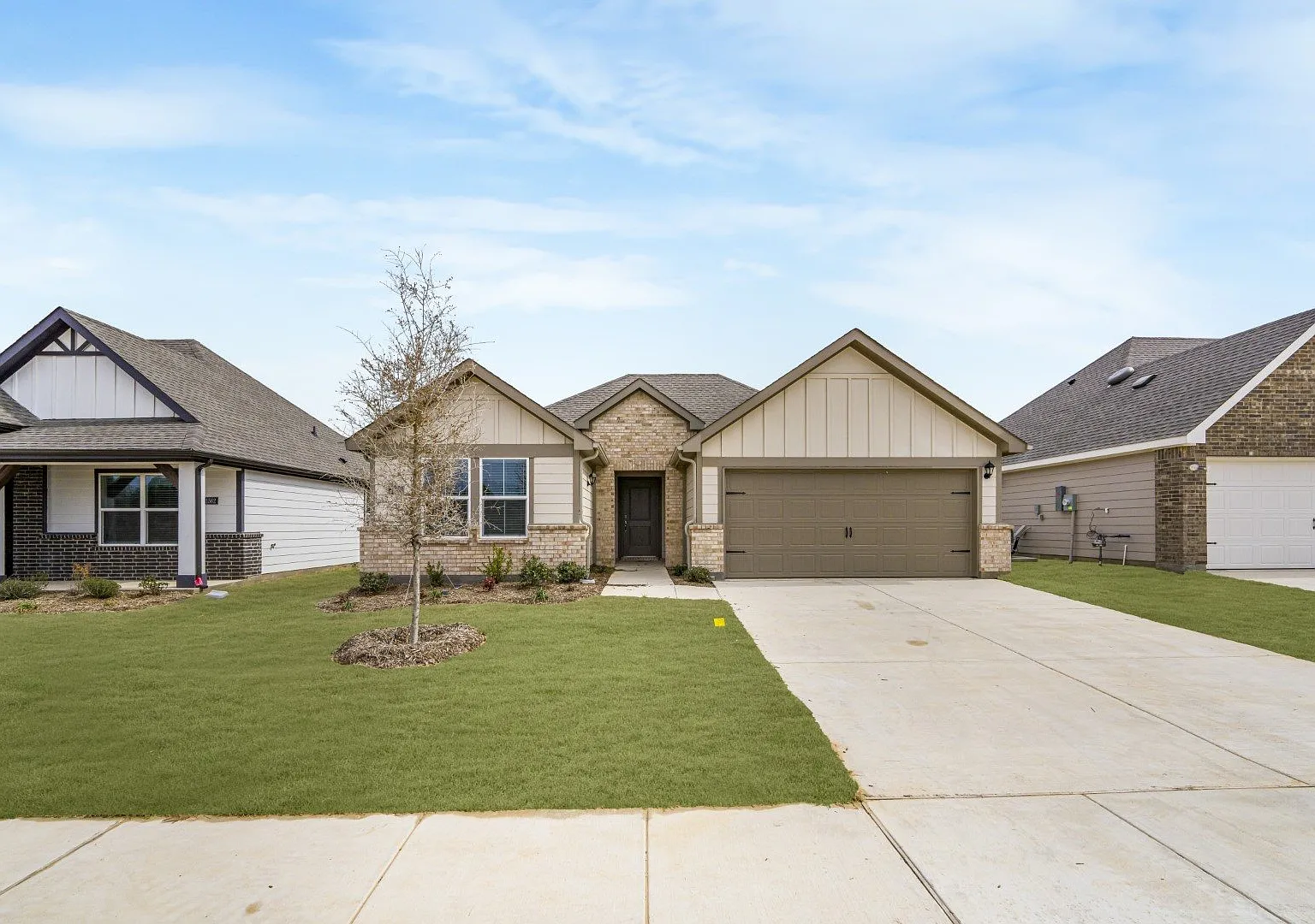 1558 Brooke Drive — Photo 1