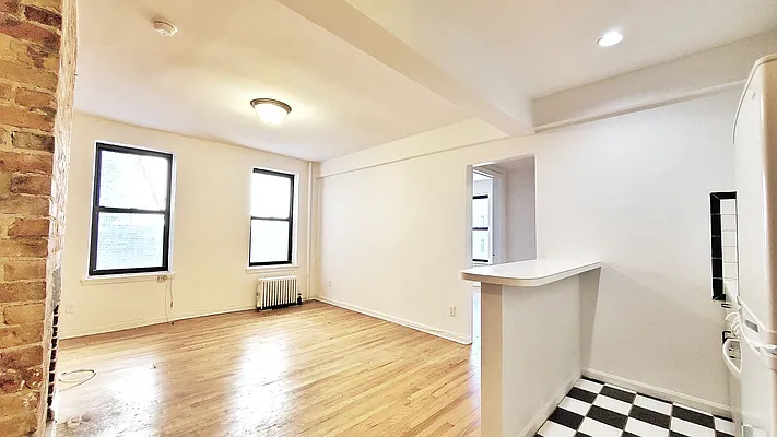 Rented by Avenues Real Estate | media 15