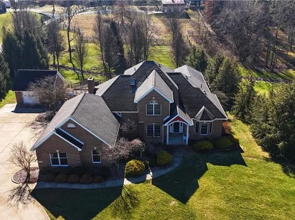 1842 Old Trail Rd NE, Bolivar, OH 44612