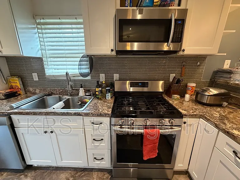 339 Goodman St — Photo 5