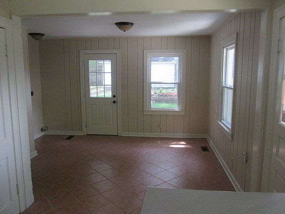 3rd image of 327 Park Ave.