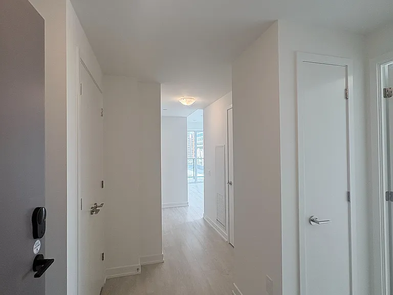 634 Church St #1403 — Photo 2