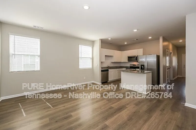3 bed, 2.5 bath, 1363 sqft, $1,750 — Photo 4