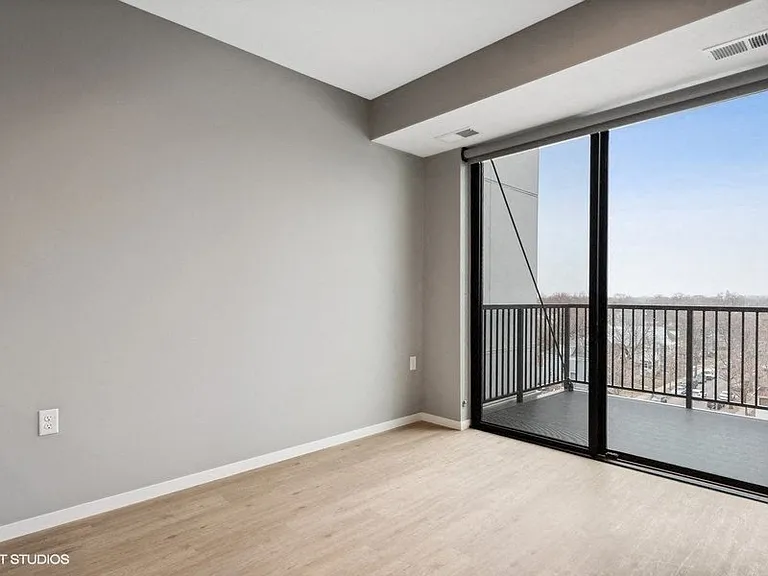 Lago Apartments — Photo 183