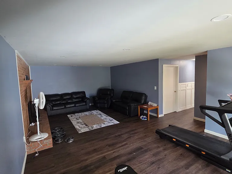 9807 Empire Ct — Photo 6