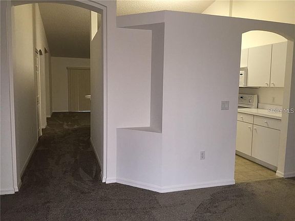 5th image of 1863 Saxon Blvd