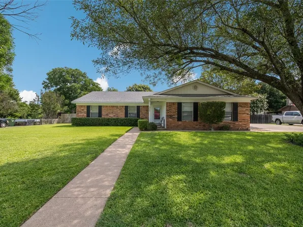 300 Texas Ave, Hewitt, TX 76643