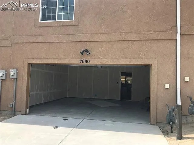 3 bed, 2.5 bath, 1561 sqft, $1,850 — Photo 2