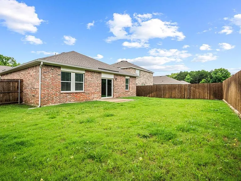 2421 Frio River Rd — Photo 25
