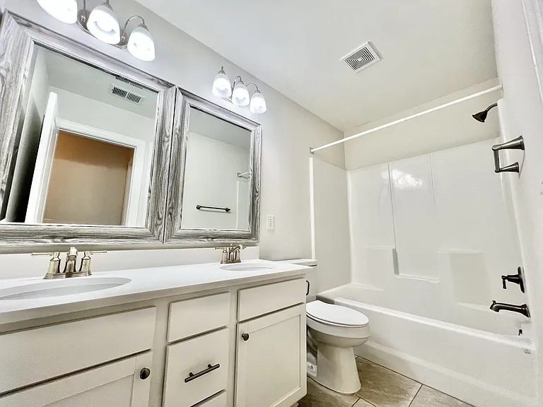 1102 Cavil Hollins Ct — Photo 39