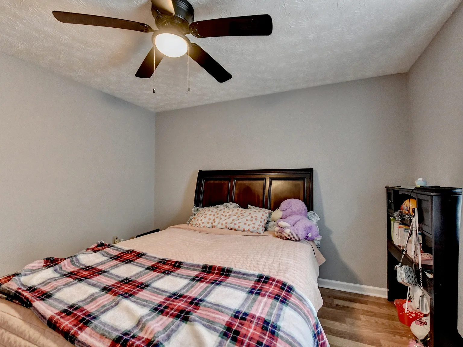4 bed, 2066 sqft, $2,500 — Photo 4