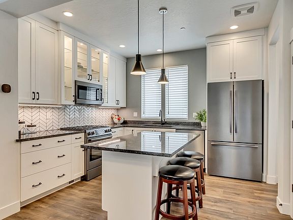 Grand Slam Kitchen Daybreak Sky Terrace Collection