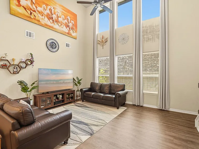 812 Coronado Terrace Ln — Photo 6