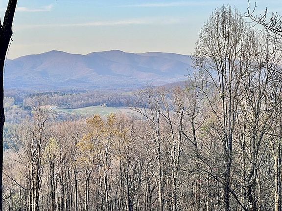 2nd image of 54 Bears Paw Dr