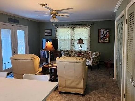 5th image of 109 W Glendale Dr