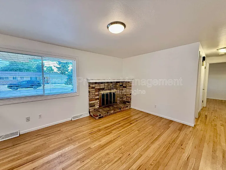 1125 W 8th Avenue Dr — Photo 5