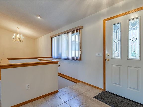4th image of 29 Pamona Dr