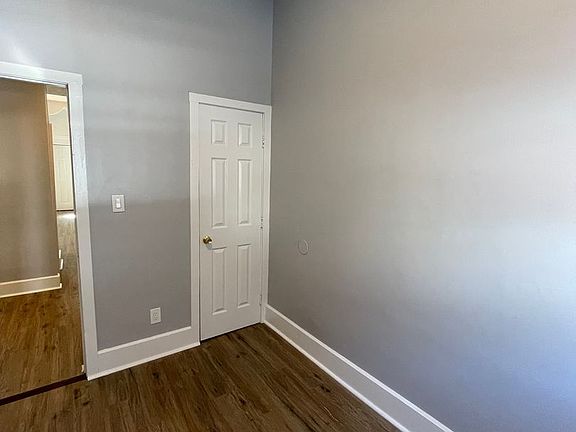 5th image of 119 W Parmenter St APT 1