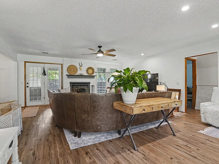 710 Christmas Ln — Photo 24