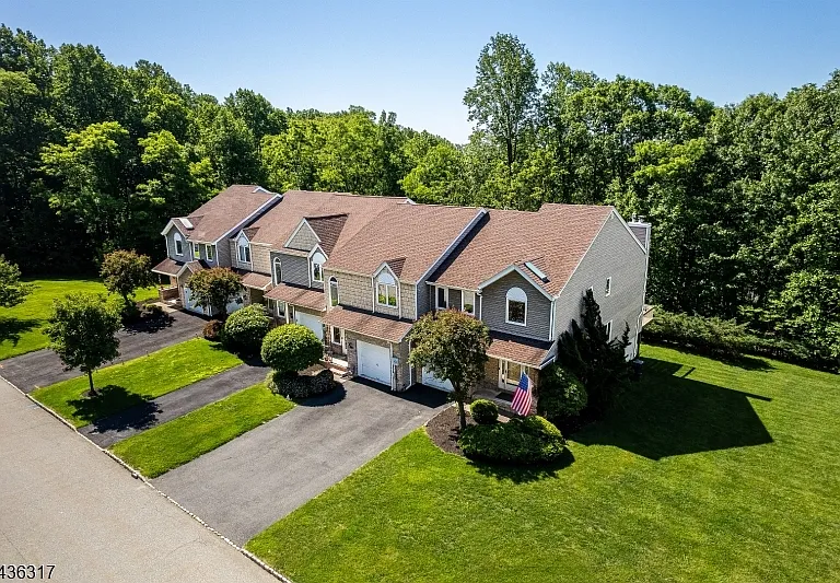 21 Edgefield Dr — Photo 3