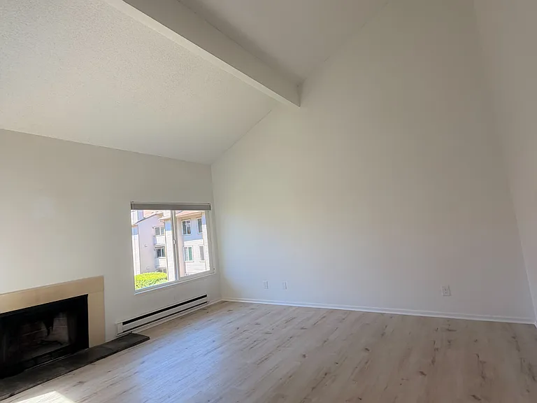 Living room - vaulted ceiling
