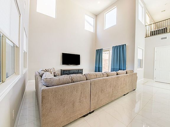 5th image of 508 Punto Vallata Dr