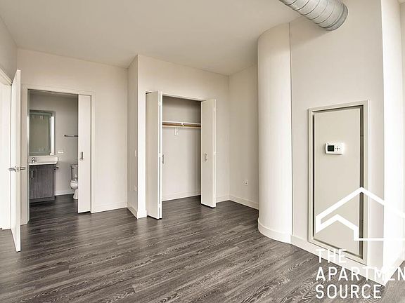 4th image of 800 W Agatite Ave #2B