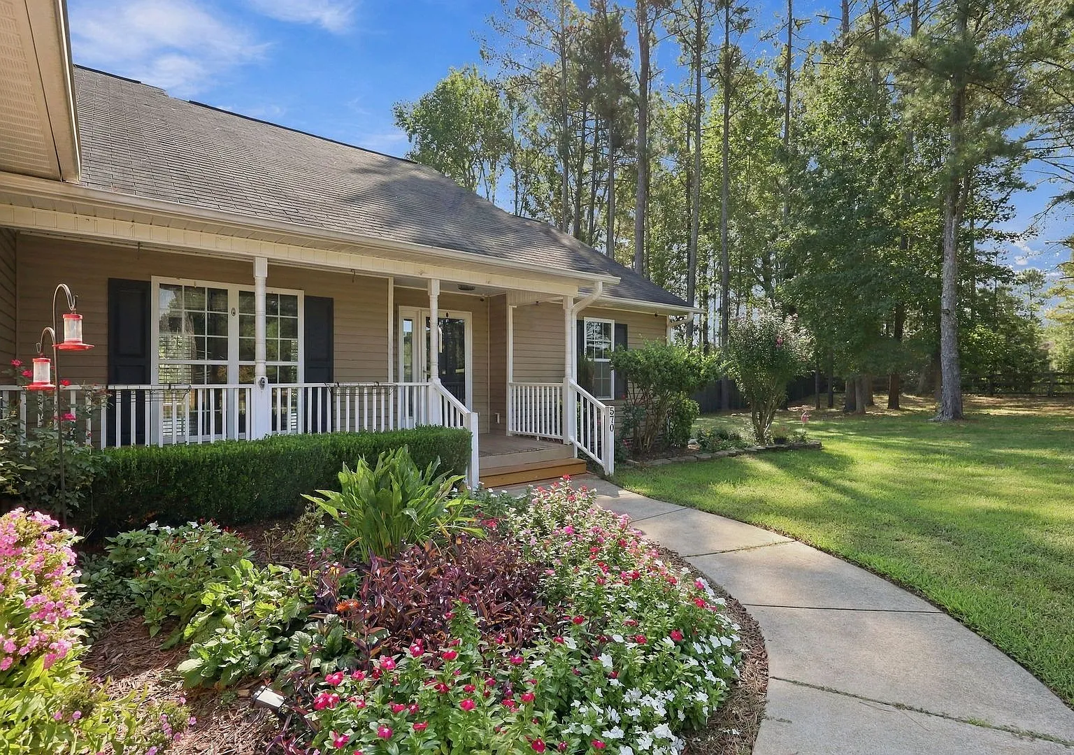 Country Charm & Space to Roam Just Minutes from Downtown Lillington! — Photo 2